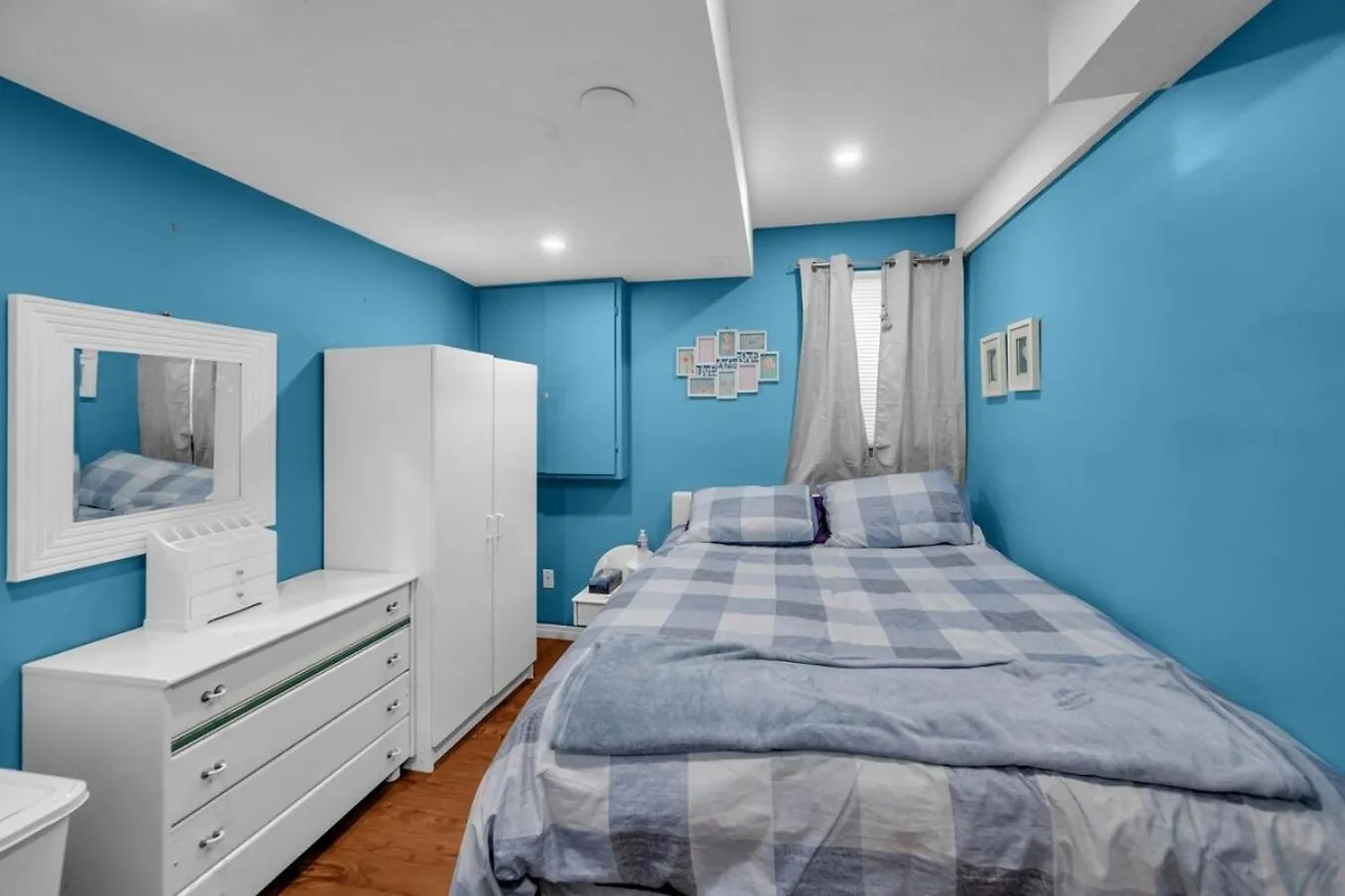 52-3 Bed Suite On Lake Central Ac By Airport Calgary Canada
