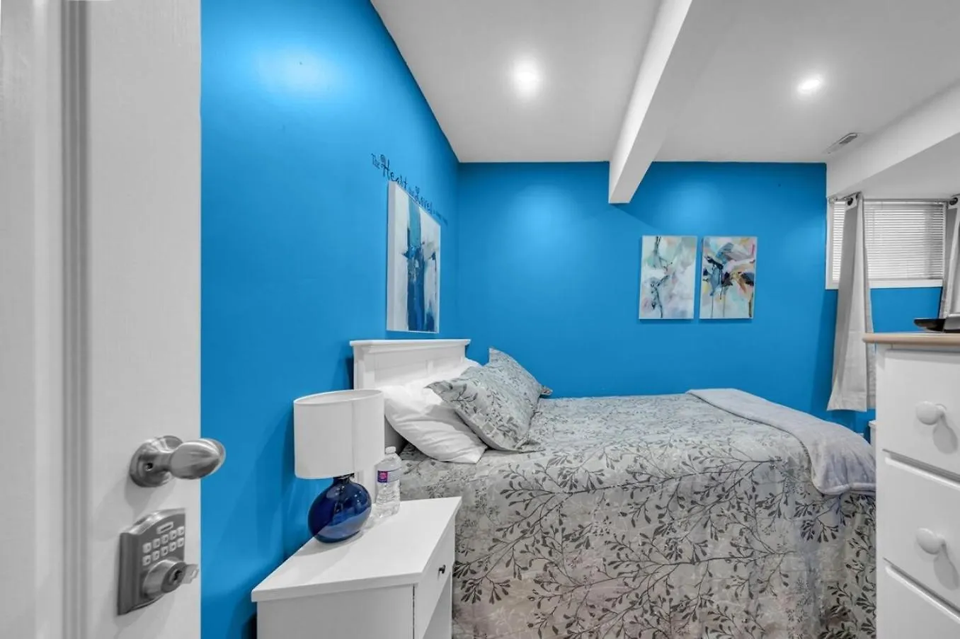 52-3 Bed Suite On Lake Central Ac By Airport YYC