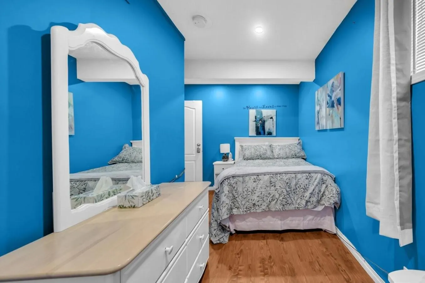 52-3 Bed Suite On Lake Central Ac By Airport Calgary 0*,